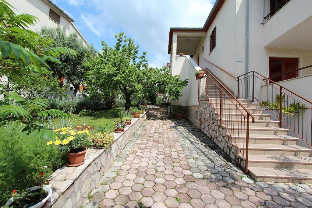 Rooms And Apartment Sanja Ровинь Экстерьер фото