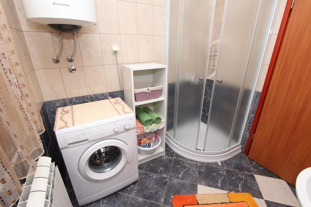 Rooms And Apartment Sanja Ровинь Экстерьер фото